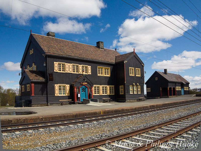 Hjerkinn 1966.jpg - Gare de Hjerkinn (Dovrefjell, Norvège, juin 2012)